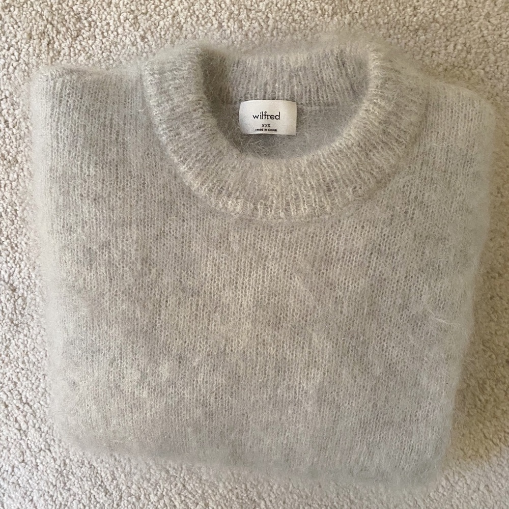 Aritzia Wilfred Sweater